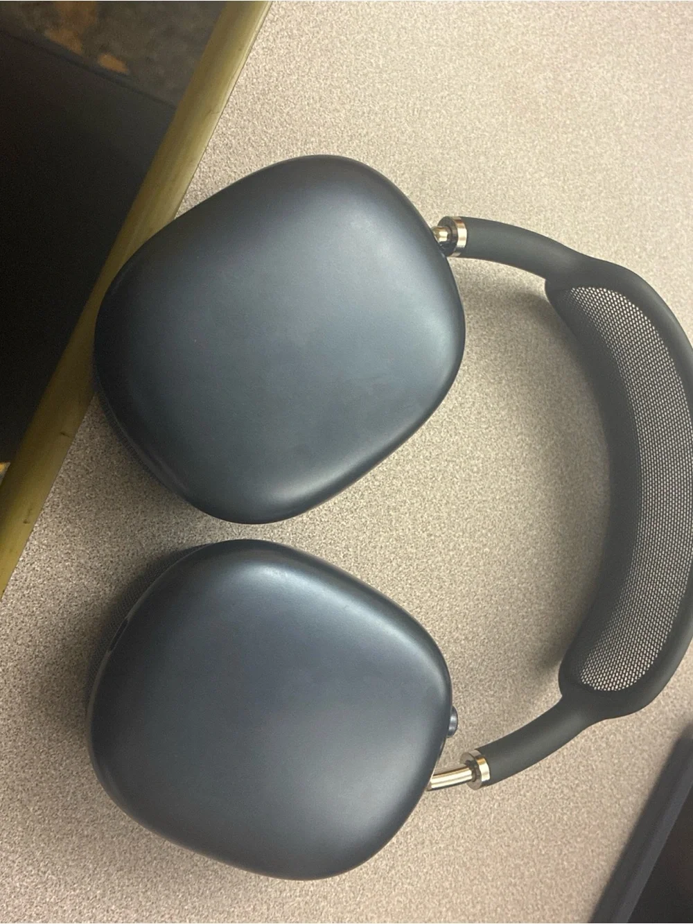 Airpod maxes - used